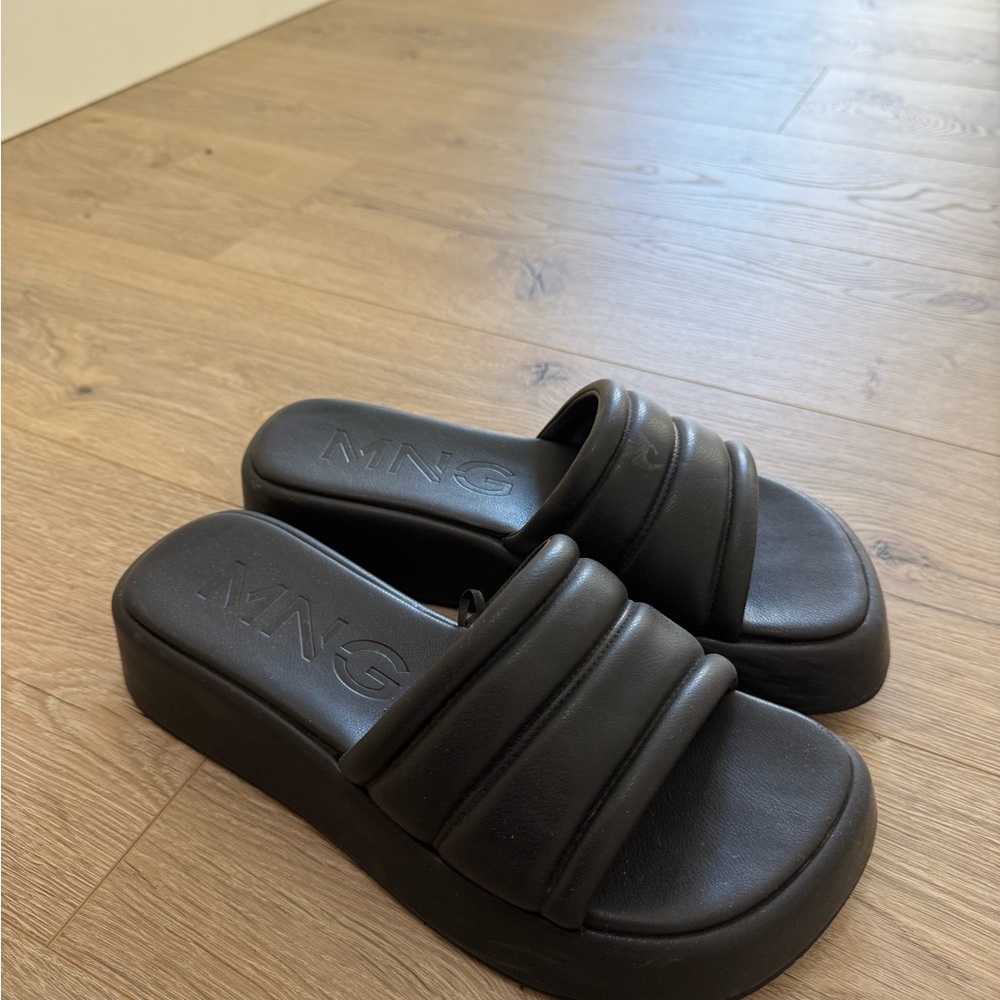 Mango Black Padded Platform Slide Sandals